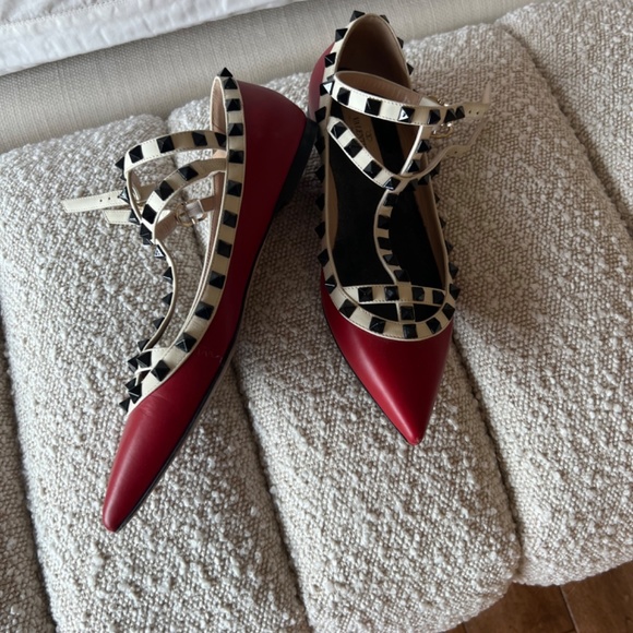 Ladies Valentino shoes - Picture 4 of 5